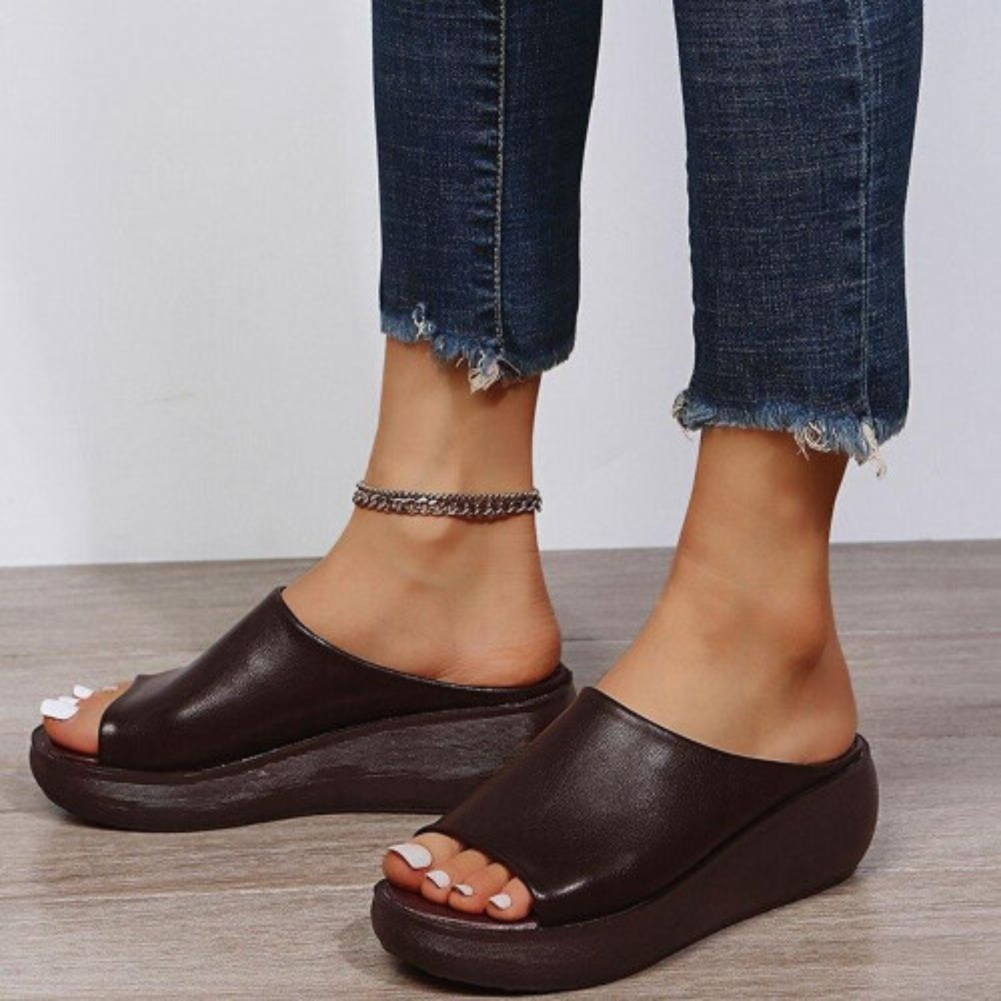 Fashion Women Leather Slippers White Ladies Retro Peep Toe Platform Shoes Clogs Slip On Sandals Wedges Sandles Shoe